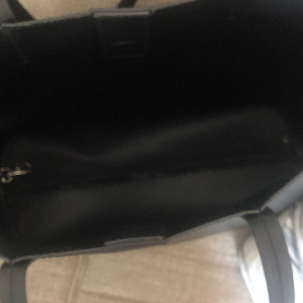 Classic Black Tote Bag - Sleek Everyday Carry - Picture 5 of 6